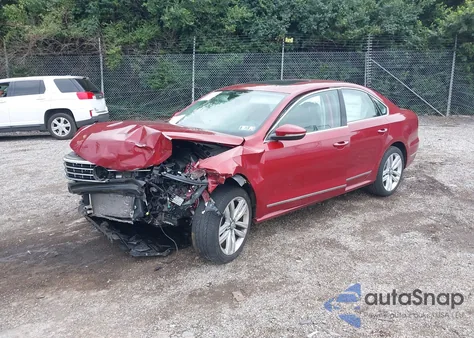 2017 Volkswagen Passat 1.8T Sel Premium z USA, uszkodzony, nr VIN 1VWCT7A35HC071630